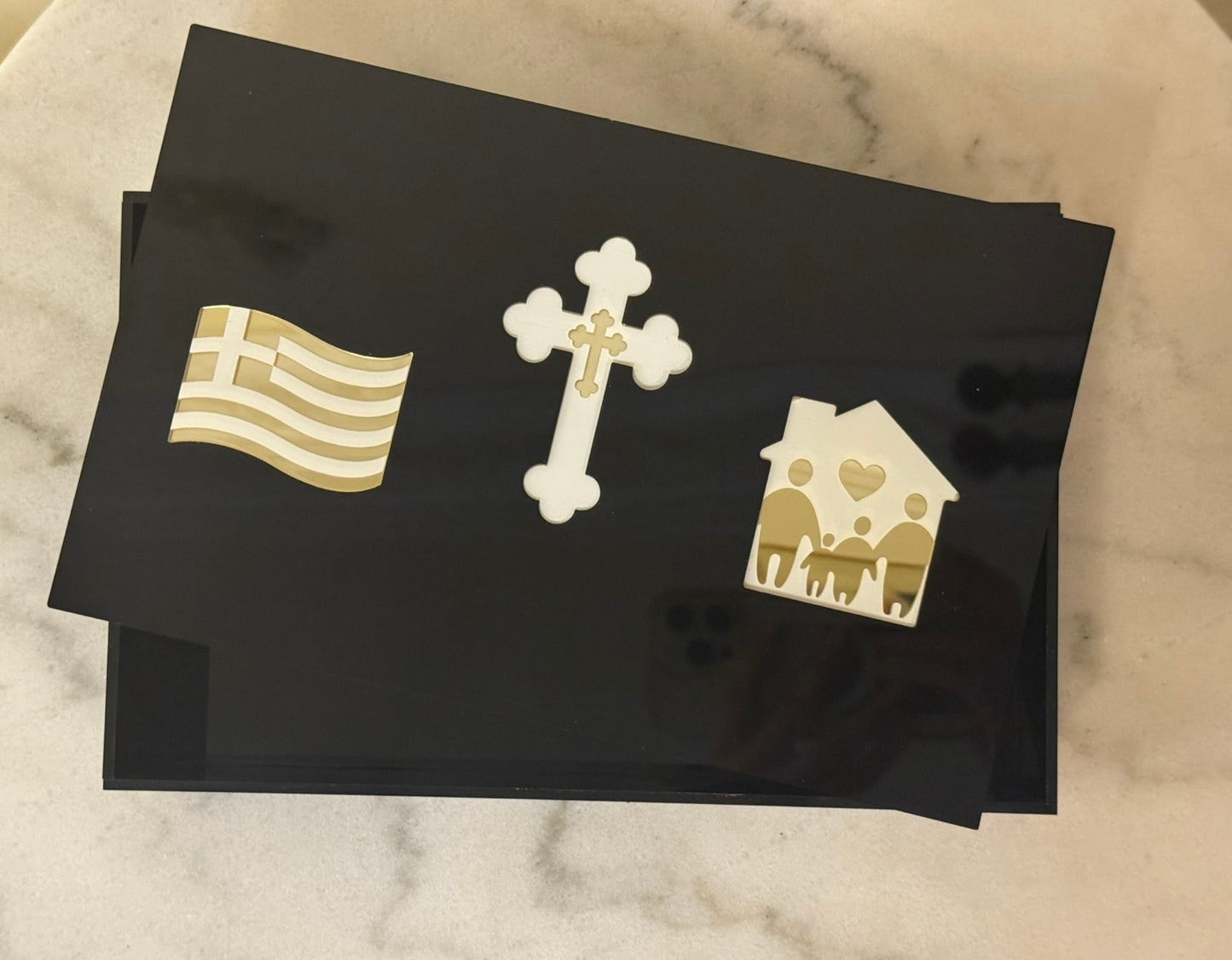 Plexiglass keepsake box
