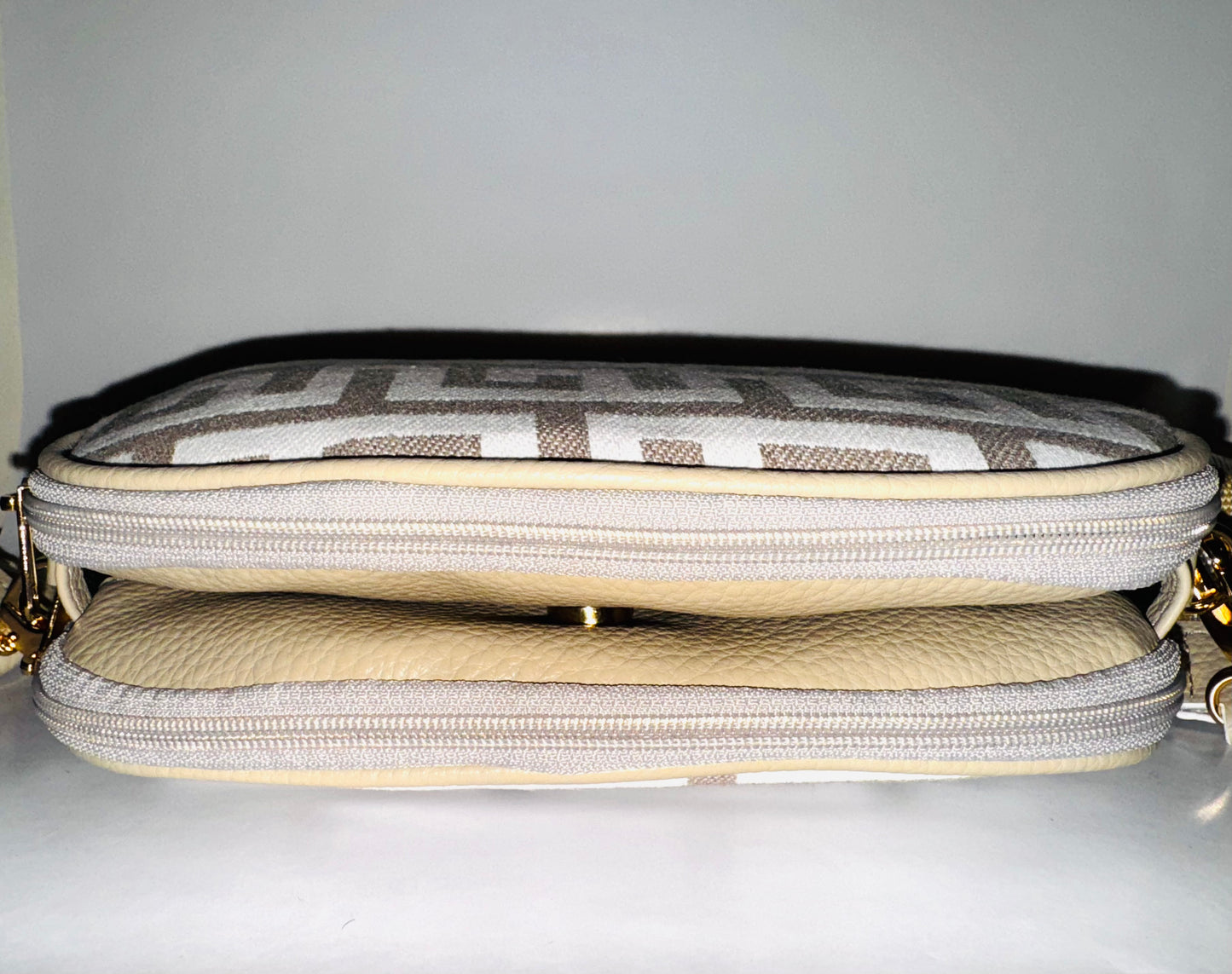 Beige Opulence Ari Giorgio Handbag / Clutch