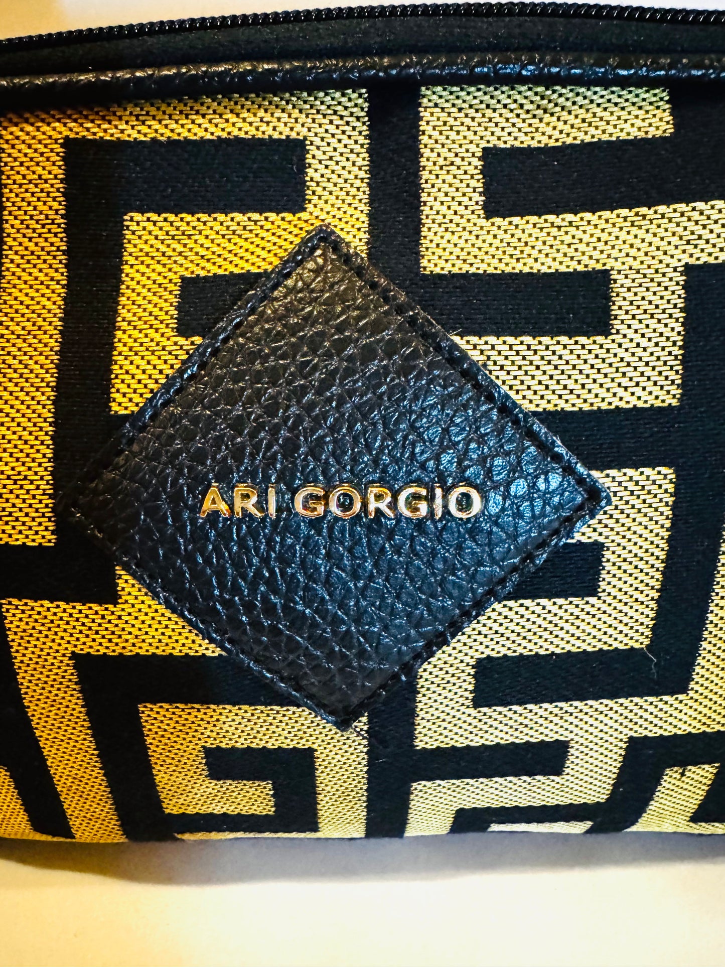 RARE FIND - Gold Opulence Ari Giorgio cross body /  Clutch bag Limited Edition