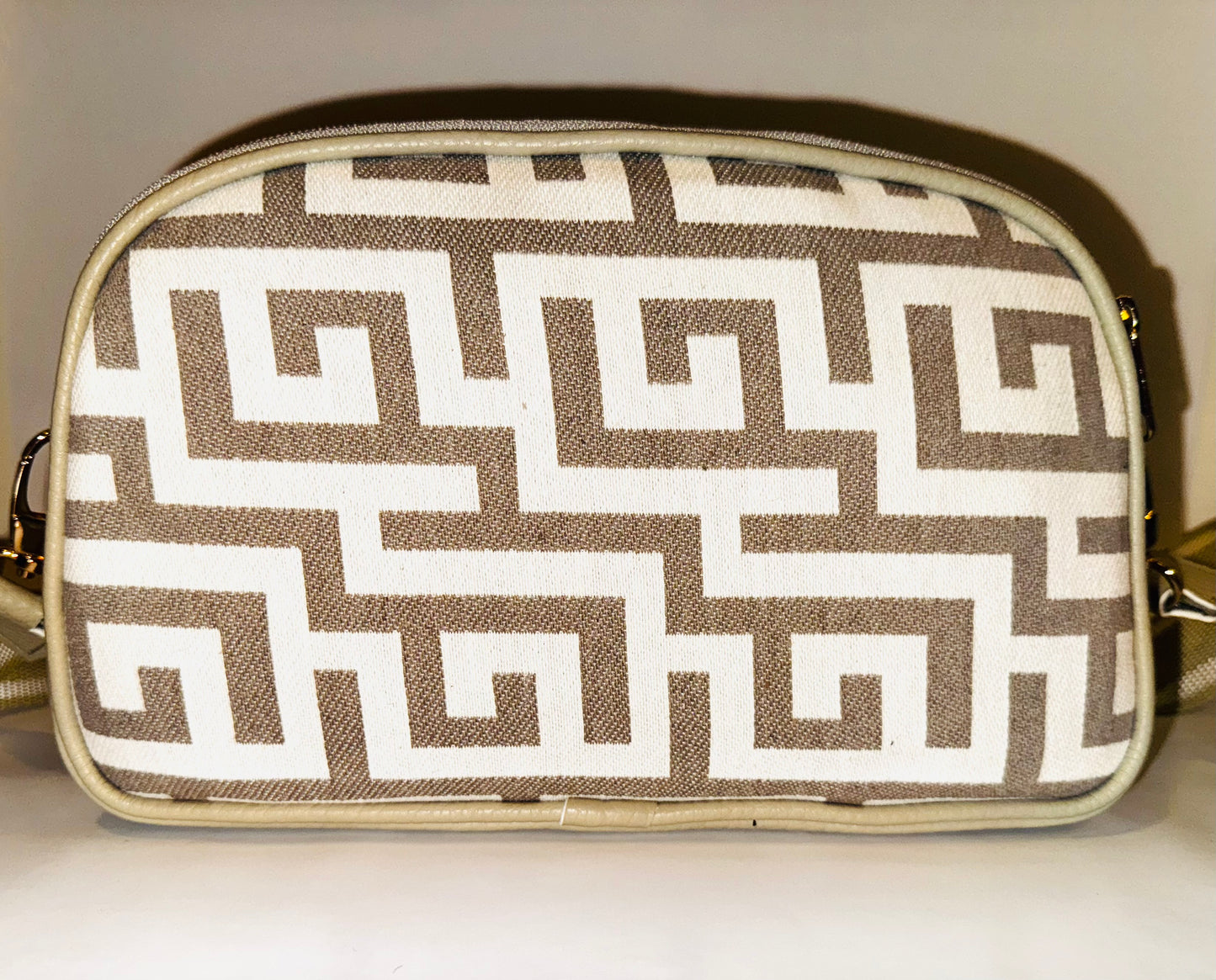 Beige Opulence Ari Giorgio Handbag / Clutch
