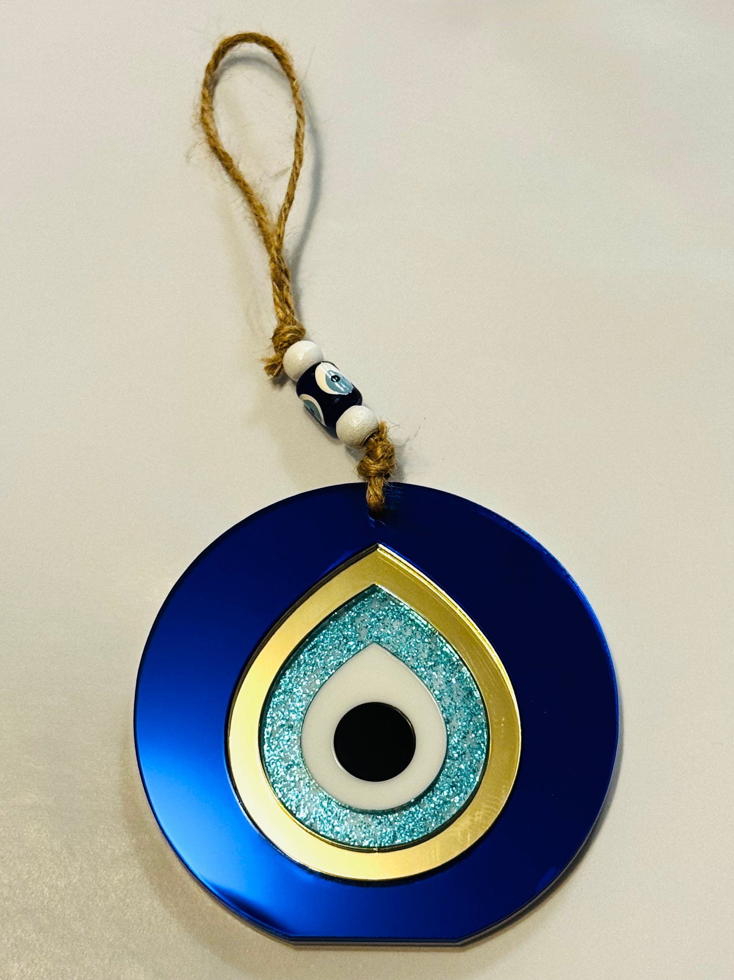 Hanging Round Eye (mati)