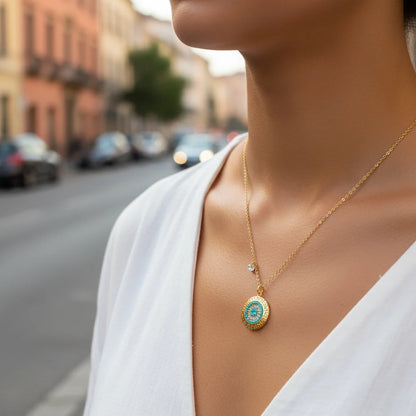 Mythic Glow Necklace – Gold