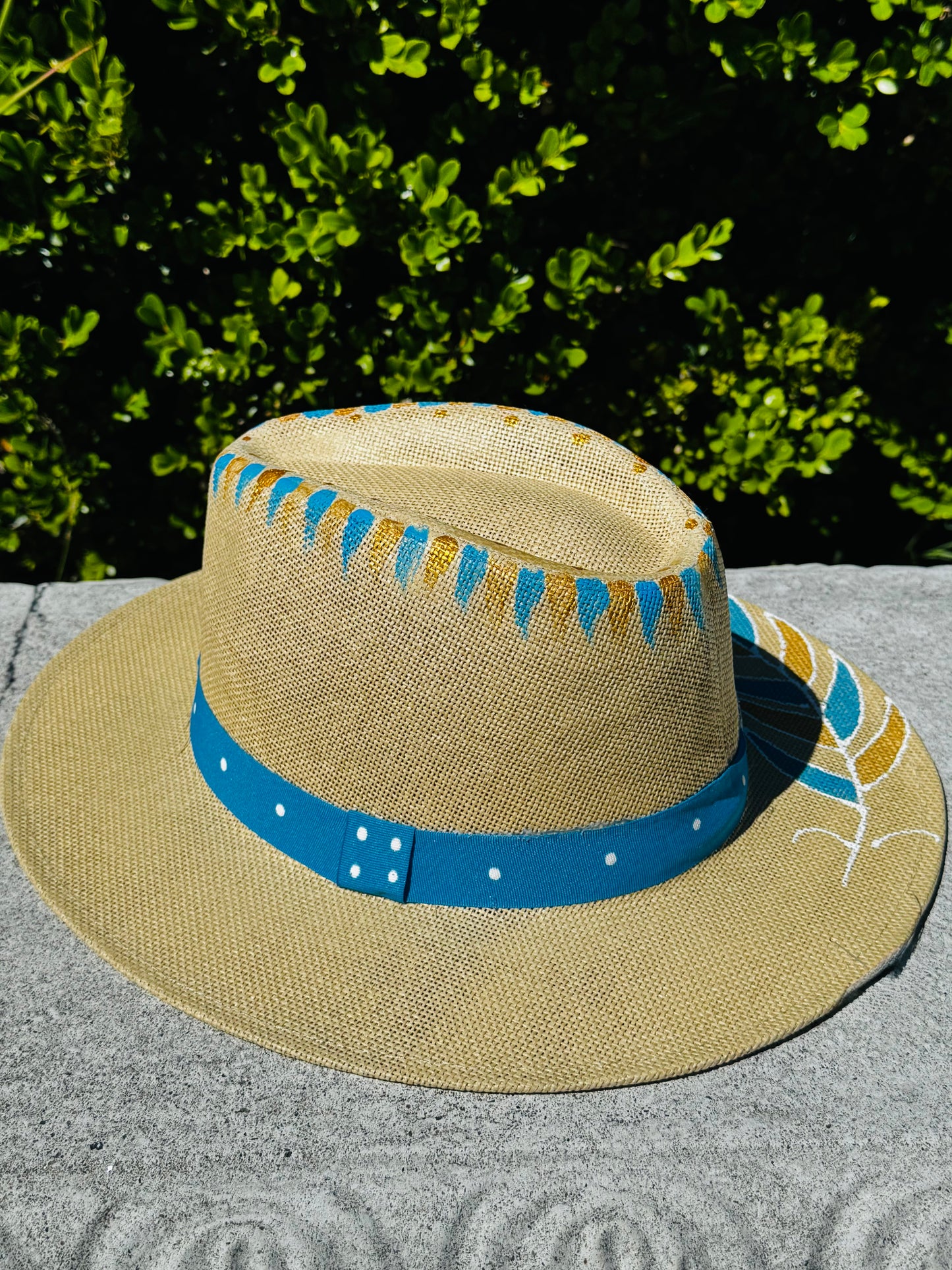 Ecru olive branch hat